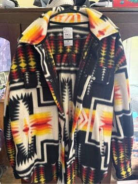 Source Unknown Black White Red Yellow Patterned Fleece Button-Down Shirt
